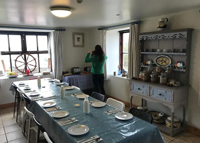 לינה וארוחת בוקר Heir Island House 3*