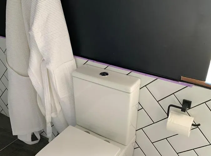 Heir Island House 3*