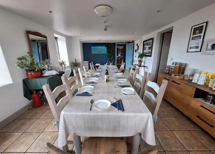 לינה וארוחת בוקר Heir Island House 3*